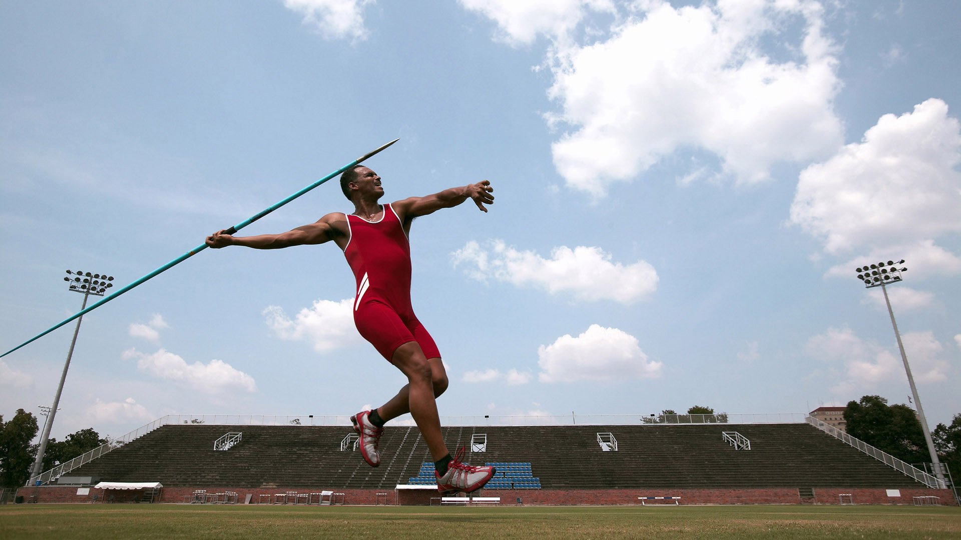 羽毛球赛场焦点！葡萄牙队对阵澳大利亚队，冠军之争悬念重重，胜负难料